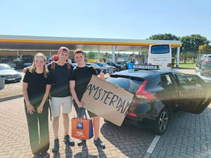 Deze lifters wilde naar A'dam, nou dat kan!